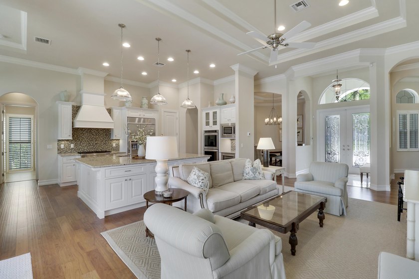 Experience the ultimate Jupiter Country Club lifestyle in this - photo 3