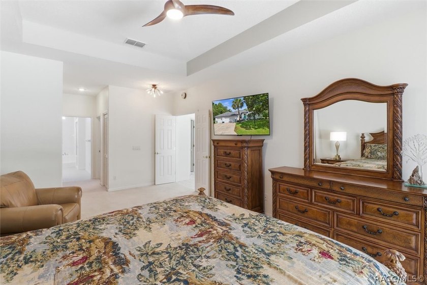 *$10,000 buyer's credit at closing with acceptable offer* - photo 19