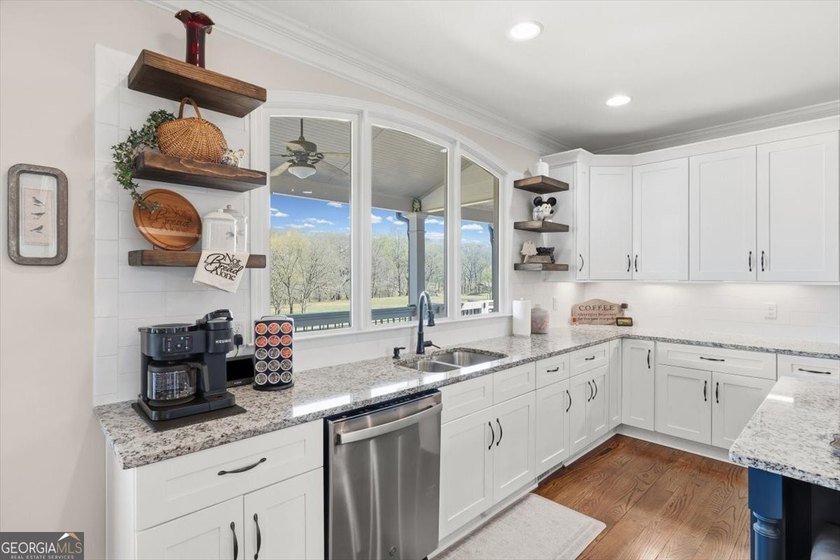 Experience the perfect harmony of grandeur and grace in this - photo 22