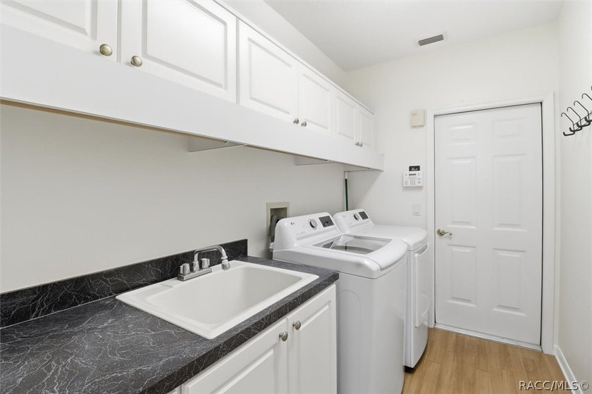 *$10,000 buyer's credit at closing with acceptable offer* - photo 31