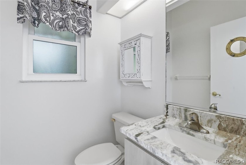 *$10,000 buyer's credit at closing with acceptable offer* - photo 34