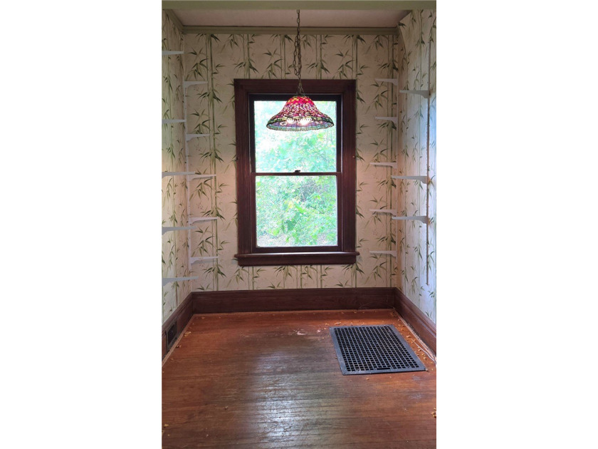 Attention Investors, Flippers, and Historic Home Lovers! - photo 13