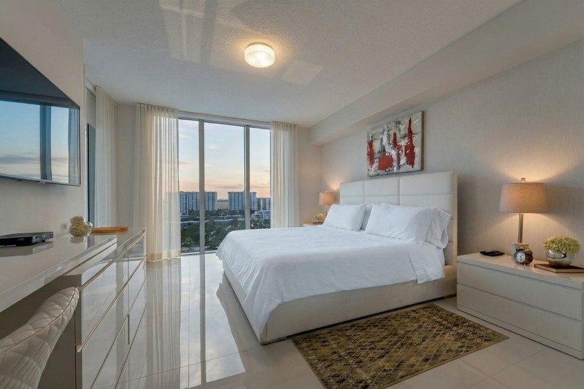 Experience the pinnacle of coastal luxury in this fully - photo 17