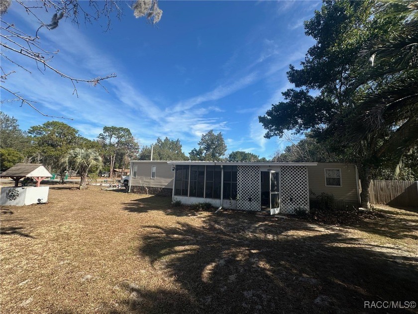 Well-cared-for and affordably priced, this charming mobile home - photo 2