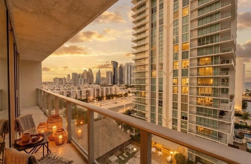 Experience the pinnacle of coastal luxury in this fully - photo 24