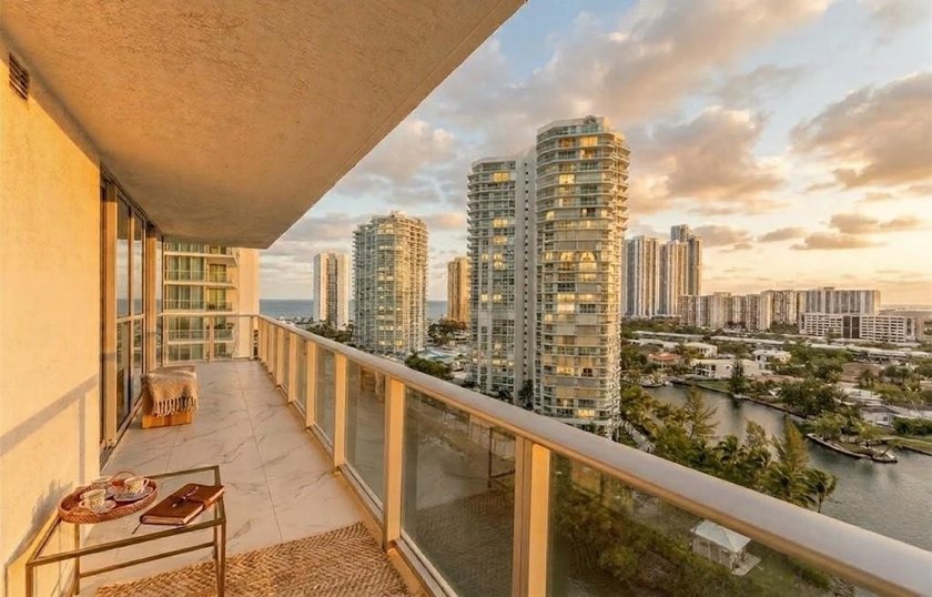 Experience the pinnacle of coastal luxury in this fully - photo 25