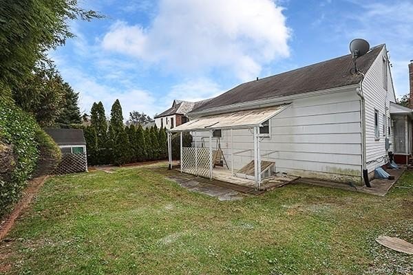 Location to all! Walk to shopping, dining, schools, LIRR - photo 28
