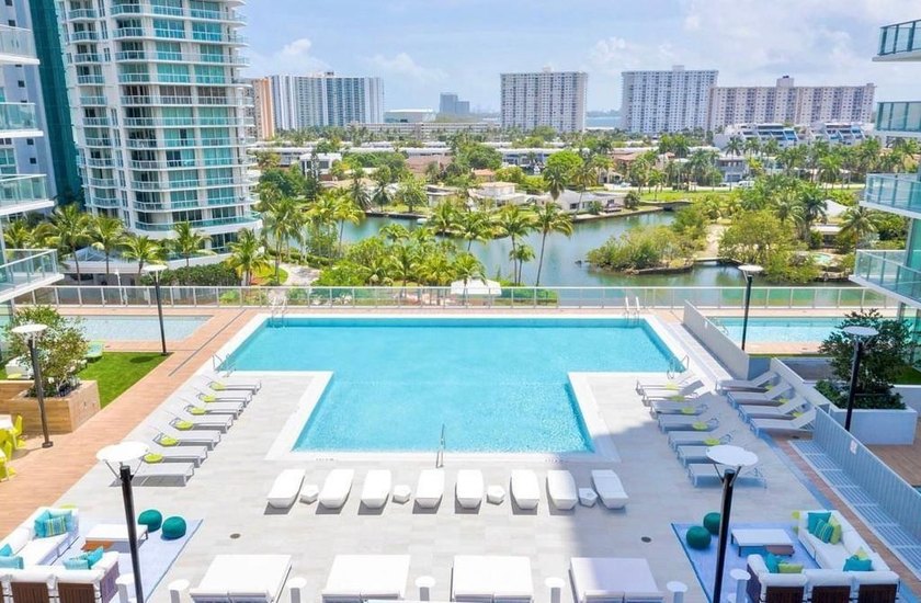 Experience the pinnacle of coastal luxury in this fully - photo 30