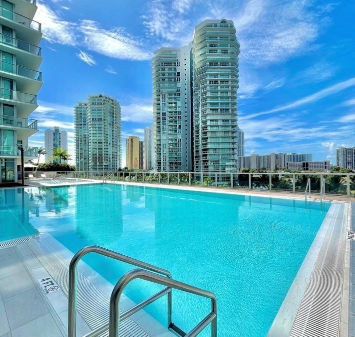 Experience the pinnacle of coastal luxury in this fully - photo 31
