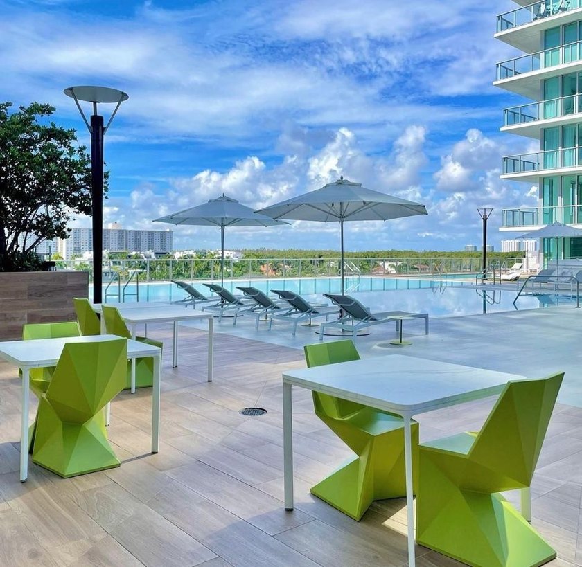 Experience the pinnacle of coastal luxury in this fully - photo 33