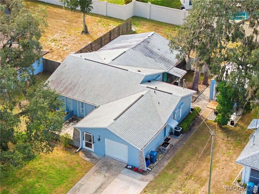 MAJOR PRICE REDUCTION!Move-In Ready 3-Bedroom Pool Home with - photo 5