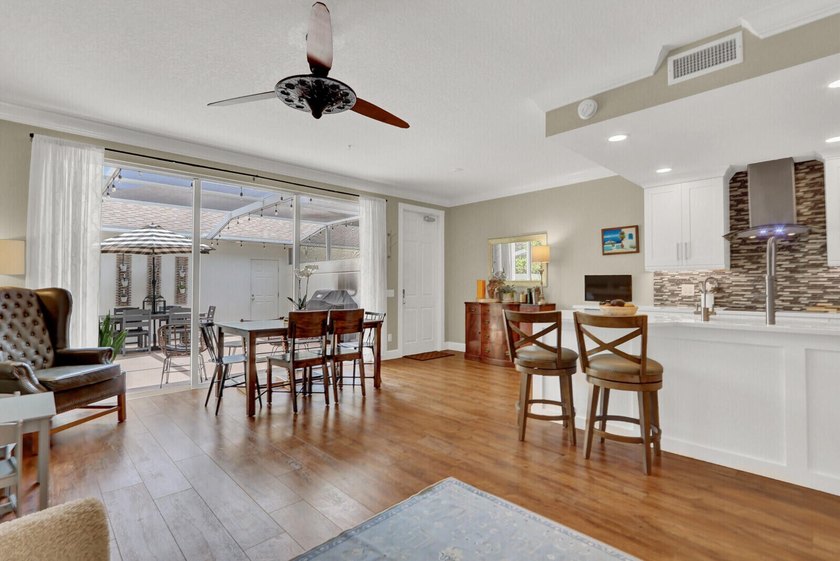 Impeccable 3 BR / 2.5 BA / 2 car garage duplex townhome - photo 14