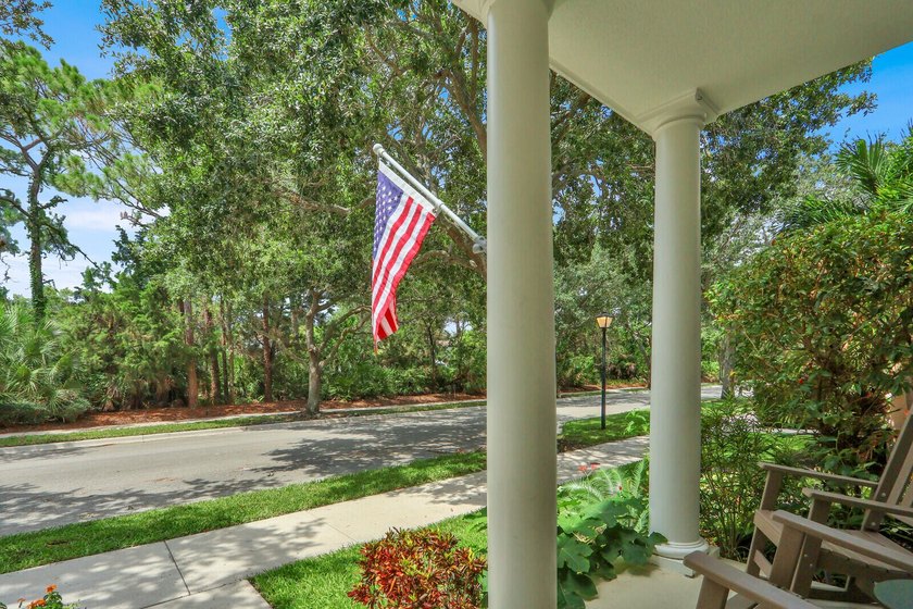 Impeccable 3 BR / 2.5 BA / 2 car garage duplex townhome - photo 33