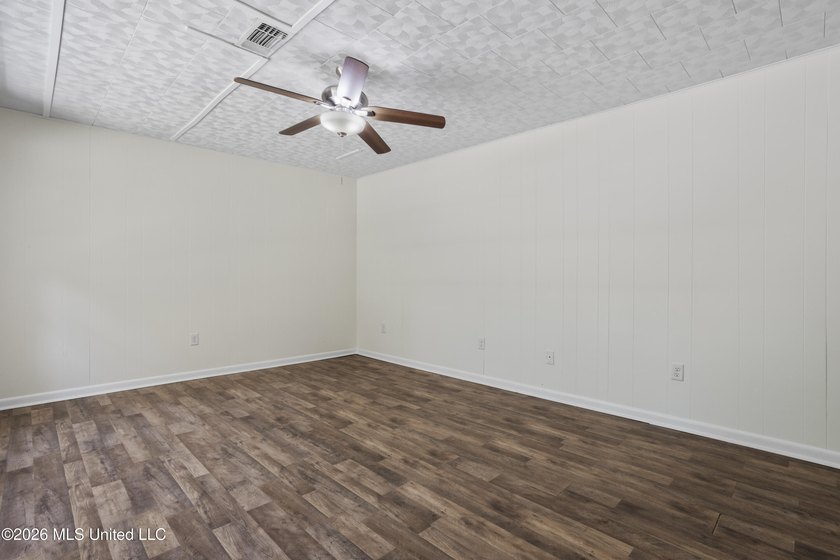 Discover the perfect blend of comfort, convenience, and coastal - photo 6