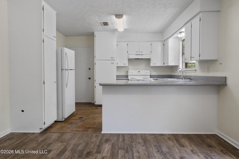 Discover the perfect blend of comfort, convenience, and coastal - photo 8
