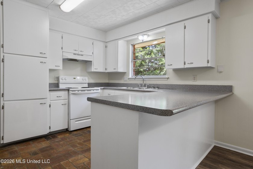Discover the perfect blend of comfort, convenience, and coastal - photo 9