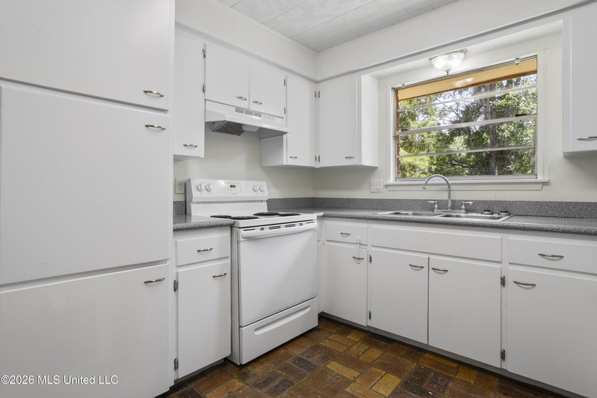 Discover the perfect blend of comfort, convenience, and coastal - photo 10