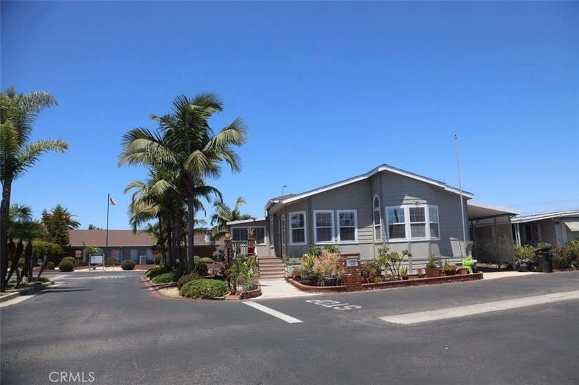 Great opportunity to own a spacious 3-bedroom, 2-bath - photo 4