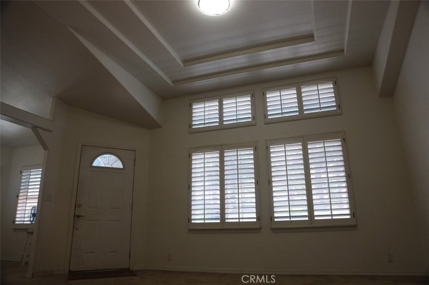 Great opportunity to own a spacious 3-bedroom, 2-bath - photo 10