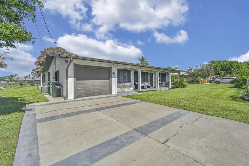 Welcome to this charming 3-bedroom, 2-bathroom single-family - photo 6