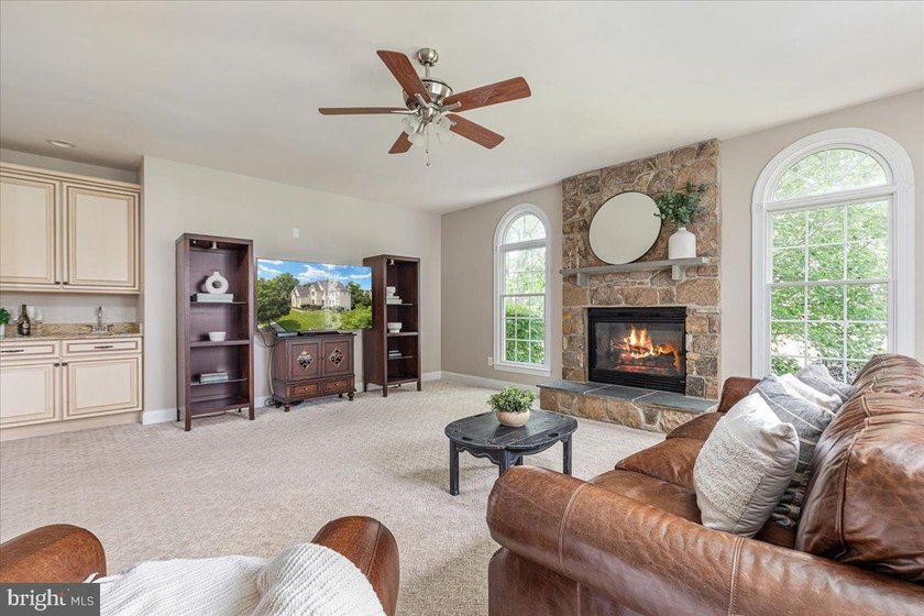 **OPEN SAT 7/18 2-4PM &amp; SUN 7/19 2-4PM** Welcome to luxury - photo 18