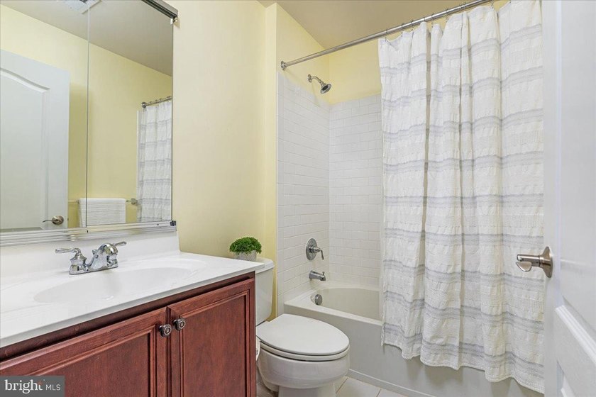 **OPEN SAT 7/18 2-4PM &amp; SUN 7/19 2-4PM** Welcome to luxury - photo 33