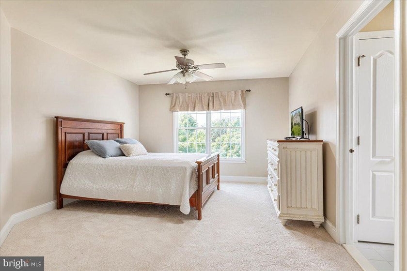 **OPEN SAT 7/18 2-4PM &amp; SUN 7/19 2-4PM** Welcome to luxury - photo 34
