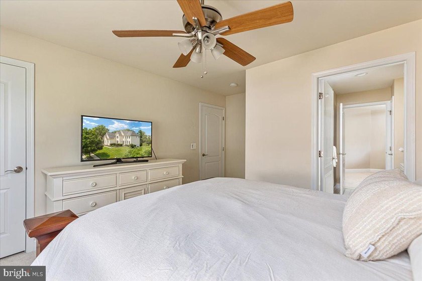 **OPEN SAT 7/18 2-4PM &amp; SUN 7/19 2-4PM** Welcome to luxury - photo 39
