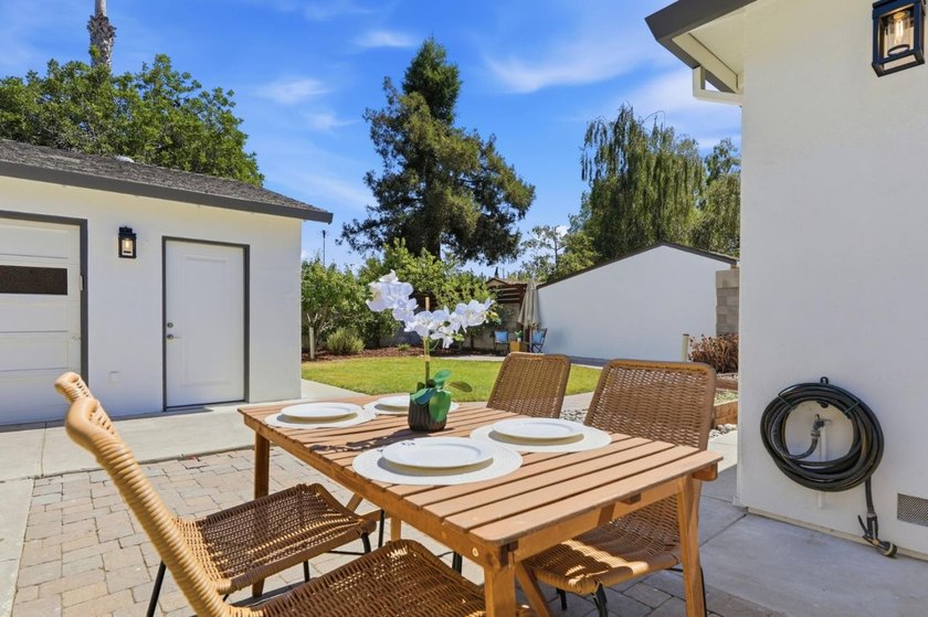 Welcome home to this beautifully reimagined Willow Glen - photo 41
