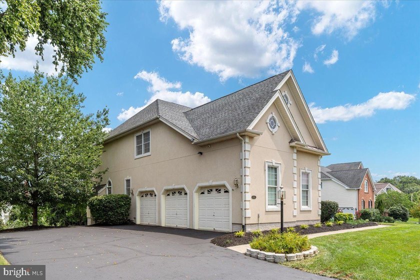 **OPEN SAT 7/18 2-4PM &amp; SUN 7/19 2-4PM** Welcome to luxury - photo 50