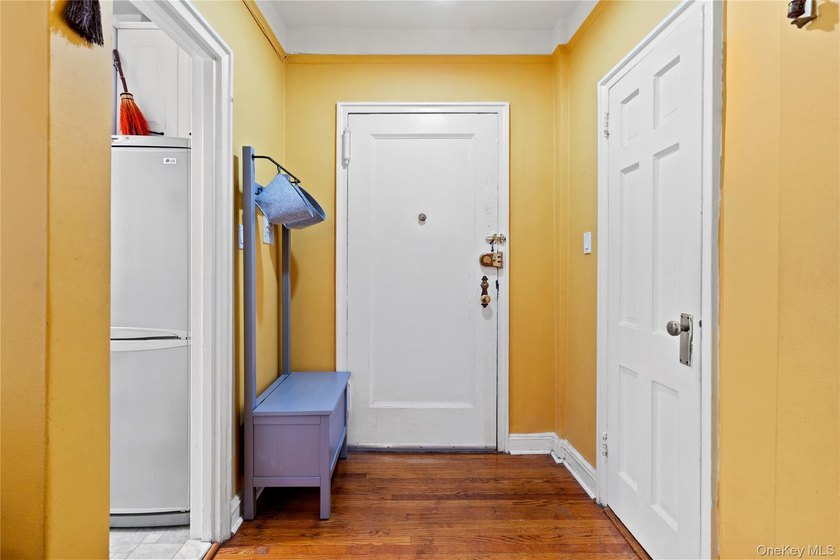 Welcome home to this beautiful 1 bedroom in the Hampshire - photo 4