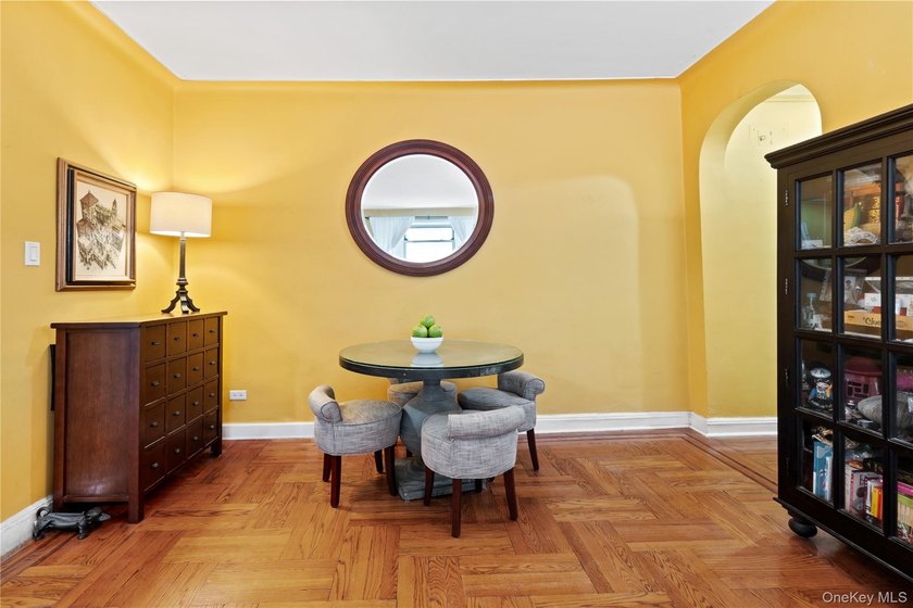 Welcome home to this beautiful 1 bedroom in the Hampshire - photo 6