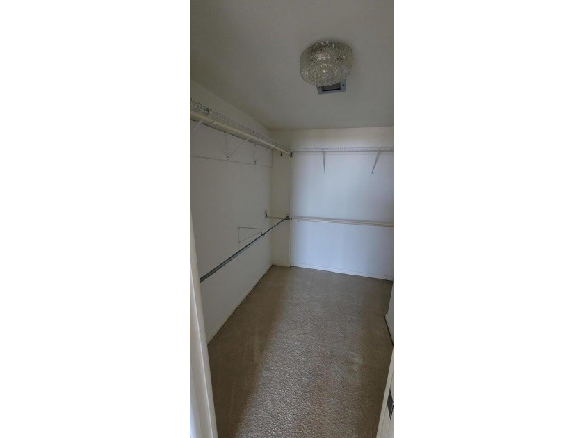 2/2 UNIT, OPEN KITCHEN, PANTRY &amp; BREAKFAST AREA, TILED DINING - photo 16