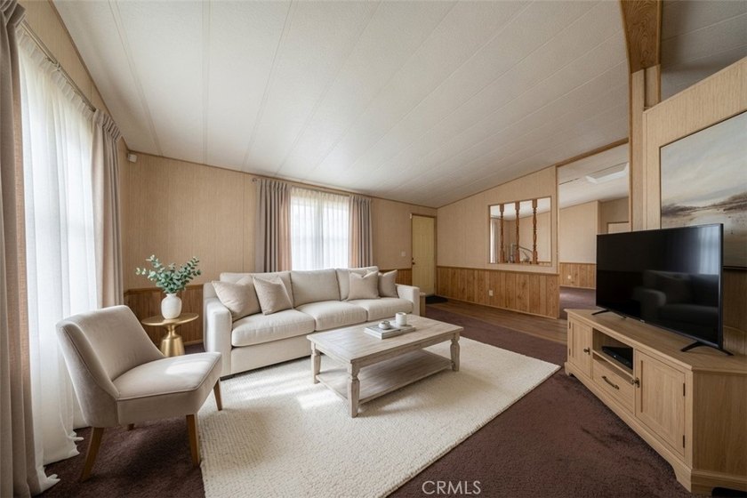 Beautiful double-wide home in a very lenient, family-friendly - photo 2