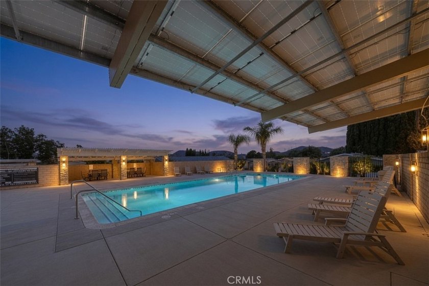 Beautiful double-wide home in a very lenient, family-friendly - photo 8