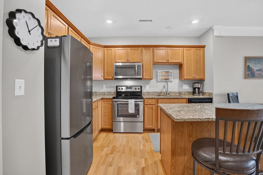 Enjoy carefree living in this desirable 62+ community! This - photo 7