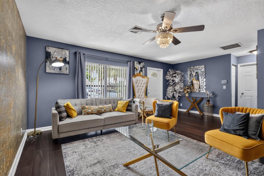 pack your bags and moving into this cozy 4 bedroom 2 bath with - photo 9