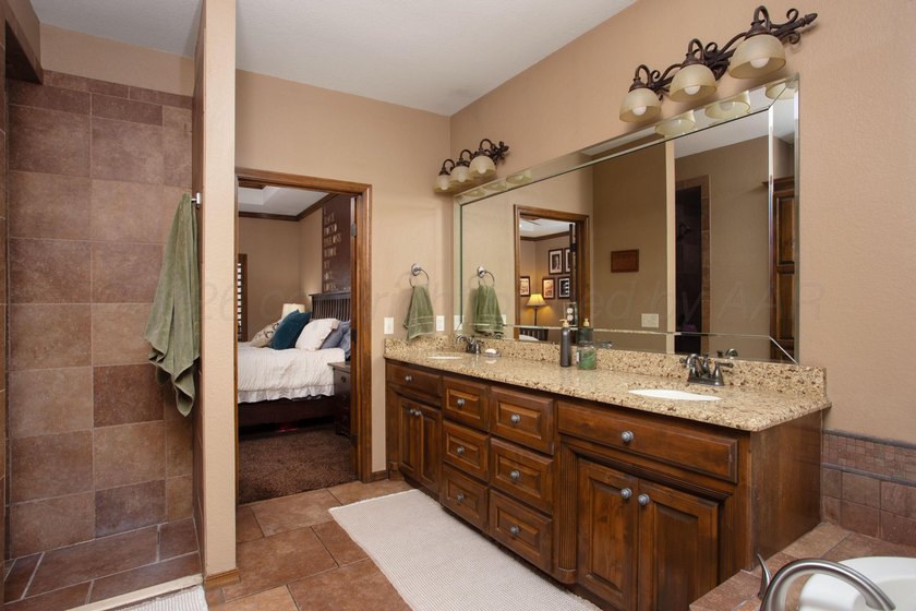 Stunning traditional 5-bed, 4-bath home with open main living - photo 22
