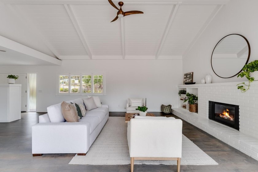 Fairway views, gorgeous light, and easy Aptos living await! Set - photo 4