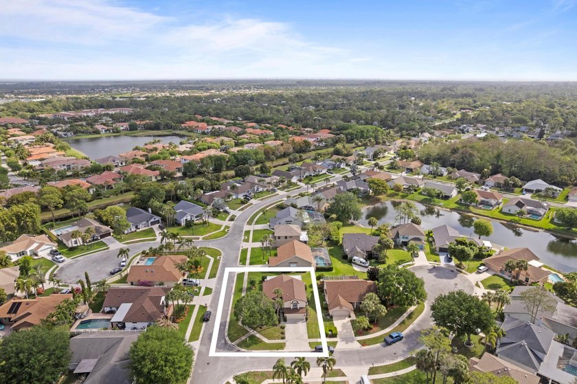 LOWEST PRICED HOME IN WOODS WALK, lovingly maintained by its - photo 44