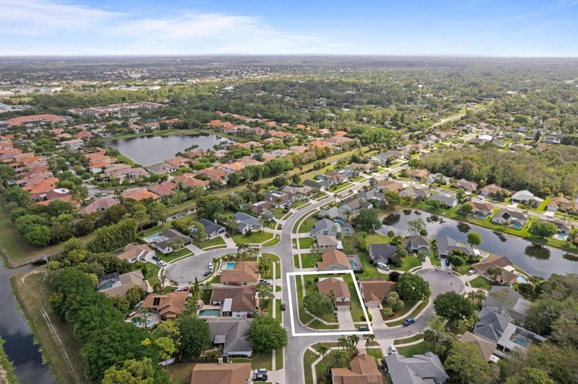 LOWEST PRICED HOME IN WOODS WALK, lovingly maintained by its - photo 46