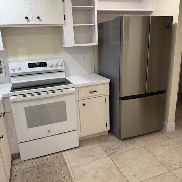 Updated 1-BR condo, 1 full &amp; 1 half bath, spacious living and - photo 5