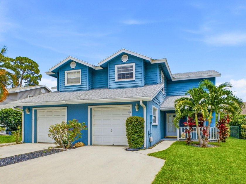 3BR/2.5BA townhome in the heart of Wellington, priced below - photo 4
