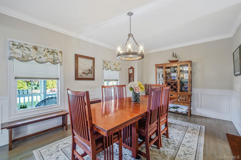 Stunning 4-Bedroom Colonial in Grand Manor Estates, East - photo 13