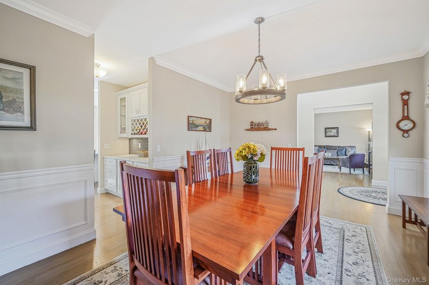 Stunning 4-Bedroom Colonial in Grand Manor Estates, East - photo 14