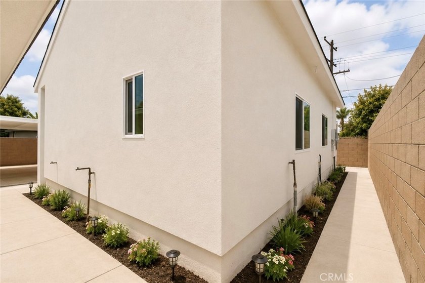 Beautifully updated property featuring a 4-bedroom, 2-bath main - photo 22