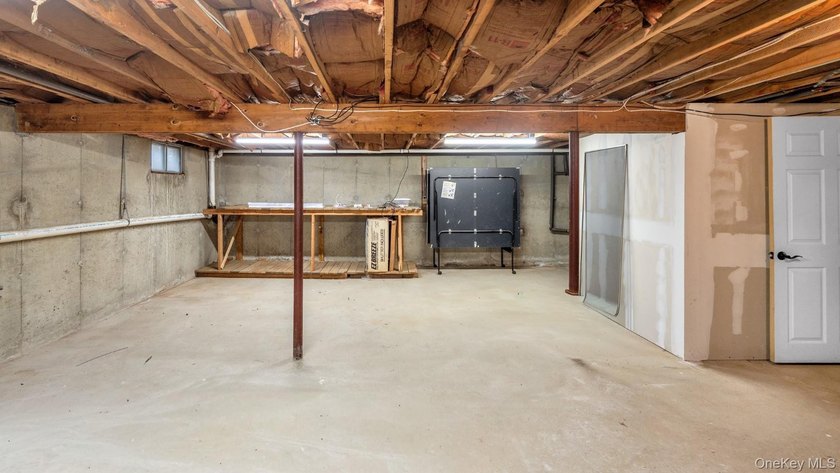 Welcome to this 1.1 acre property on the North Shore, featuring - photo 30