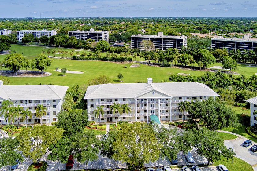 This inviting first-floor, two-bedroom, two-bath condo offers a - photo 31