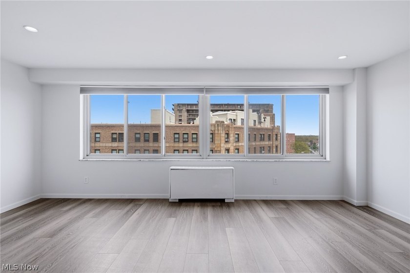 Welcome to Marine Towers East! This updated 1-bedroom, 1-bath - photo 12