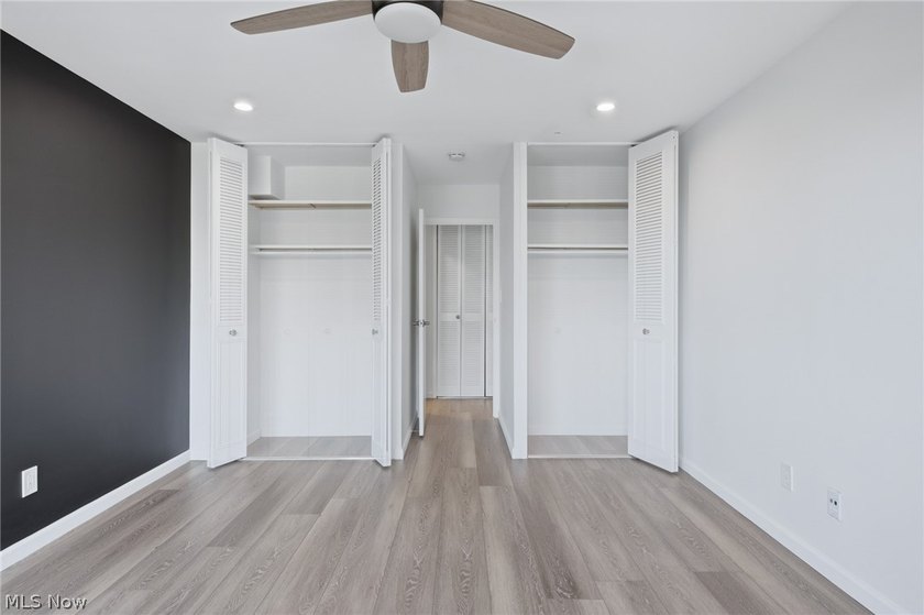 Welcome to Marine Towers East! This updated 1-bedroom, 1-bath - photo 26